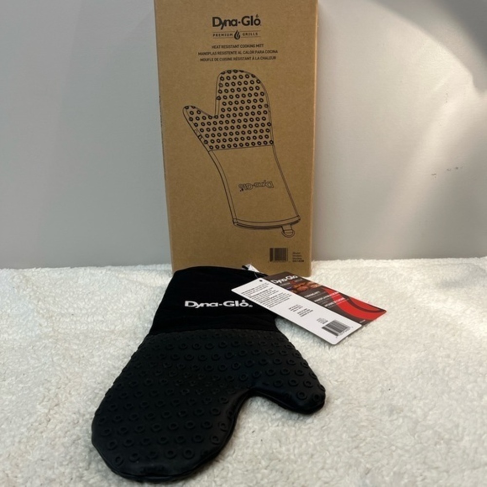 Dyna-Glo Premium Grills Heat Resistant Cooking Glove Mitt OS